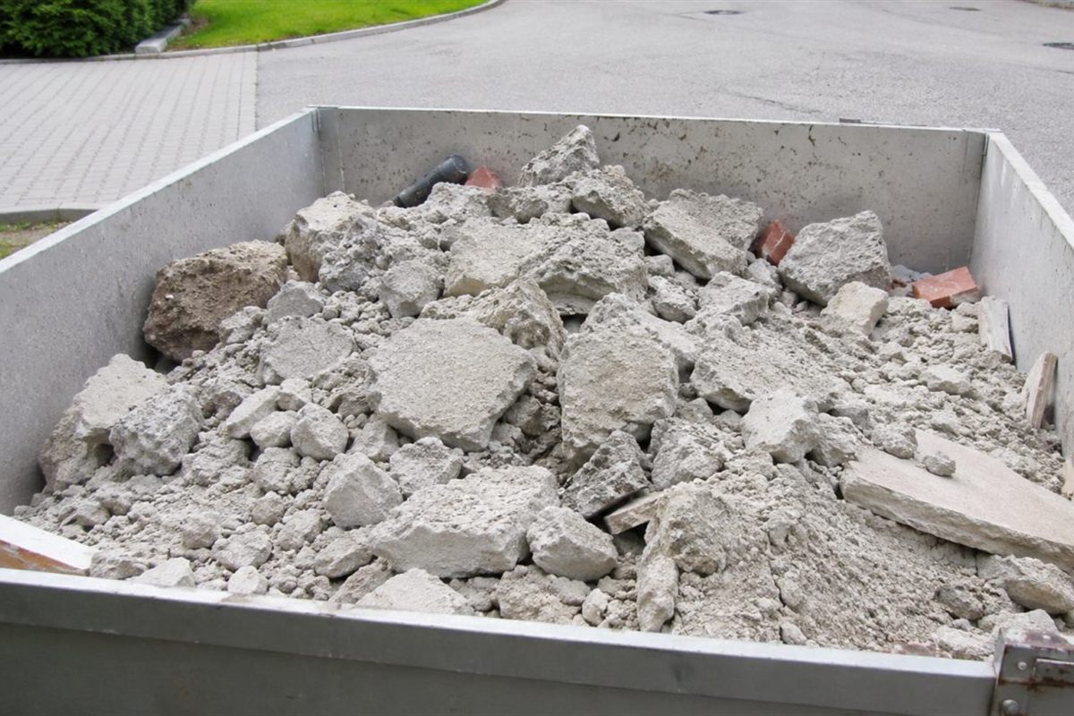 Avant chantier de debarras maison a Poissy