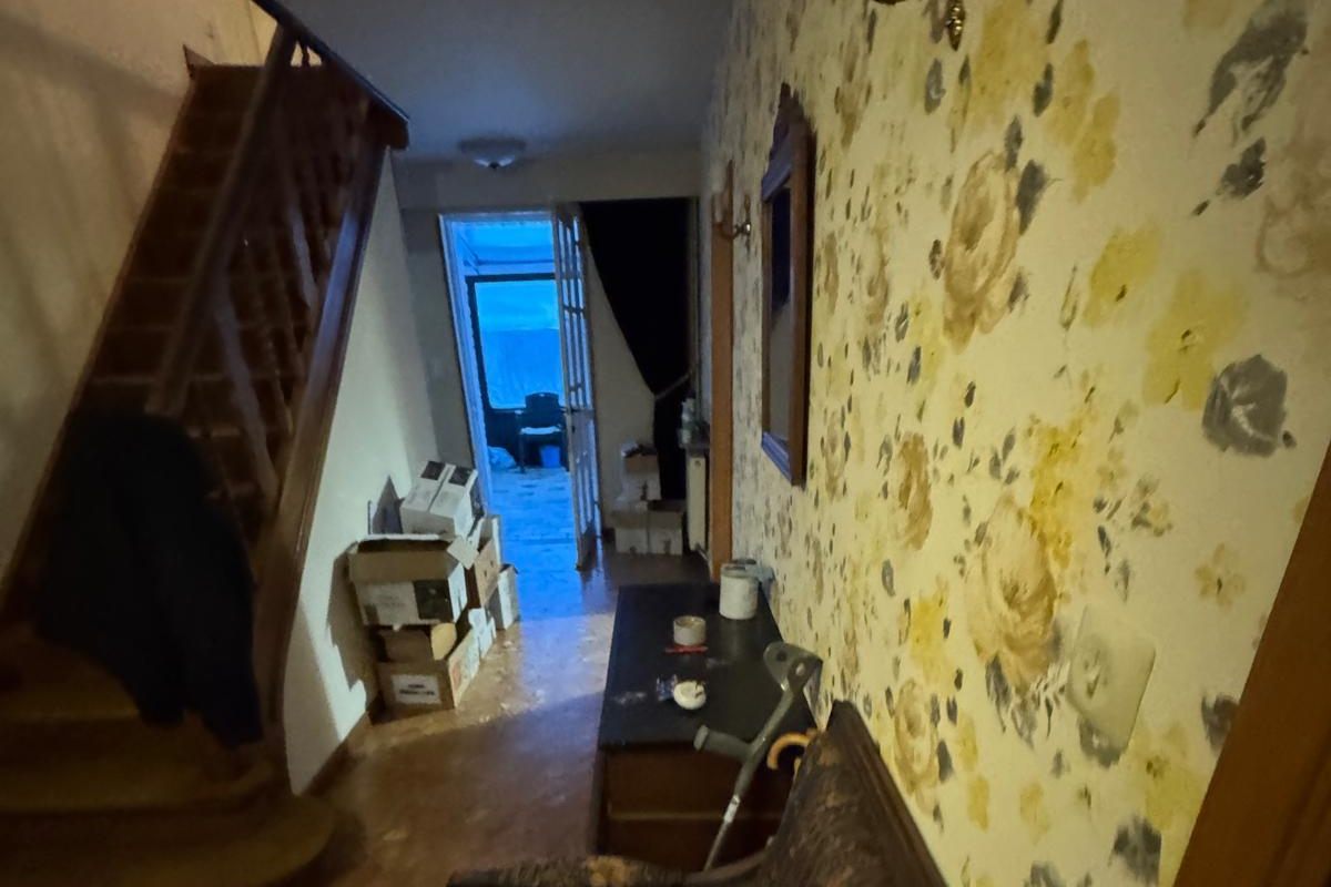 Avant chantier de debarras maison a Viry-Châtillon